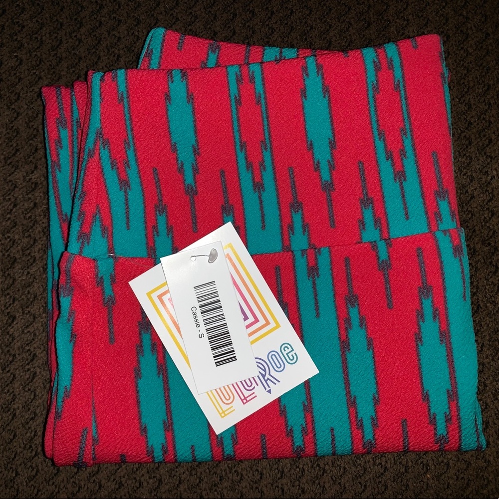 Small LuLaRoe Cassie